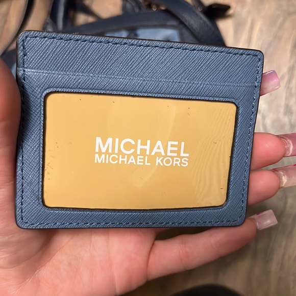 Matching light blue Michael Kors saffiano leather card holder - Picture 2 of 4